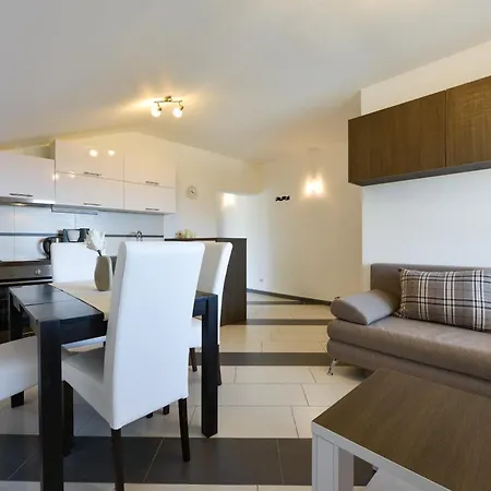 Martin Mit Beheiztem Pool With Heated Pool * بيبينيا