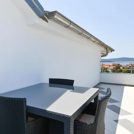 Martin Mit Beheiztem Pool With Heated Pool Apartament Bibinje
