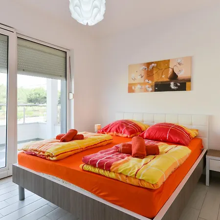 Martin Mit Beheiztem Pool With Heated Pool Apartament Bibinje
