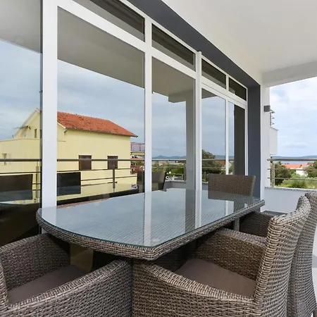 Martin Mit Beheiztem Pool With Heated Pool Apartament Bibinje