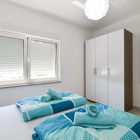 Martin Mit Beheiztem Pool With Heated Pool Apartament *