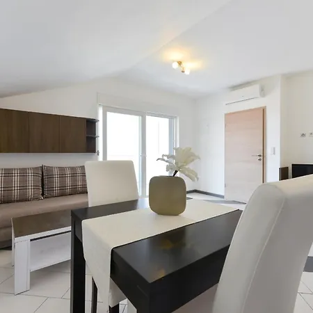 Martin Mit Beheiztem Pool With Heated Pool Apartament Bibinje