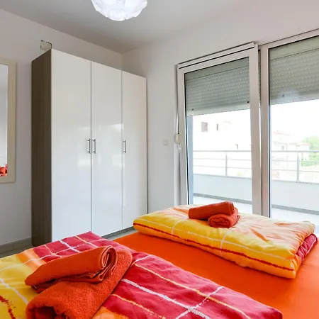 Martin Mit Beheiztem Pool With Heated Pool Apartament