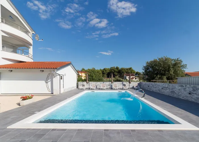 Martin Mit Beheiztem Pool With Heated Pool
